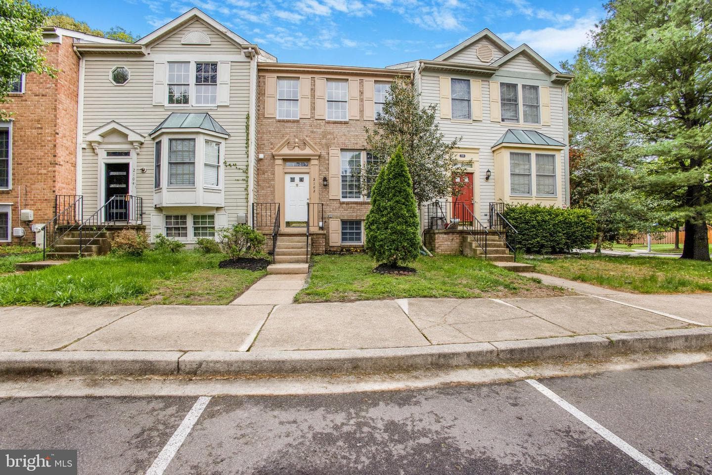2102 Commissary Circle