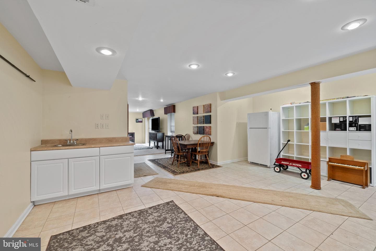2129 Red Leaf Ct photo 42