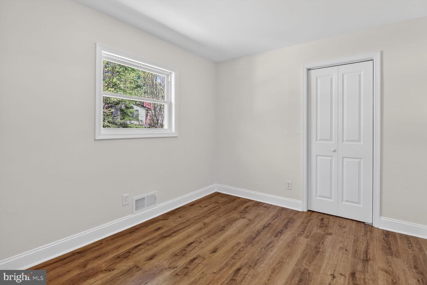 420 Edgemere Drive photo 13