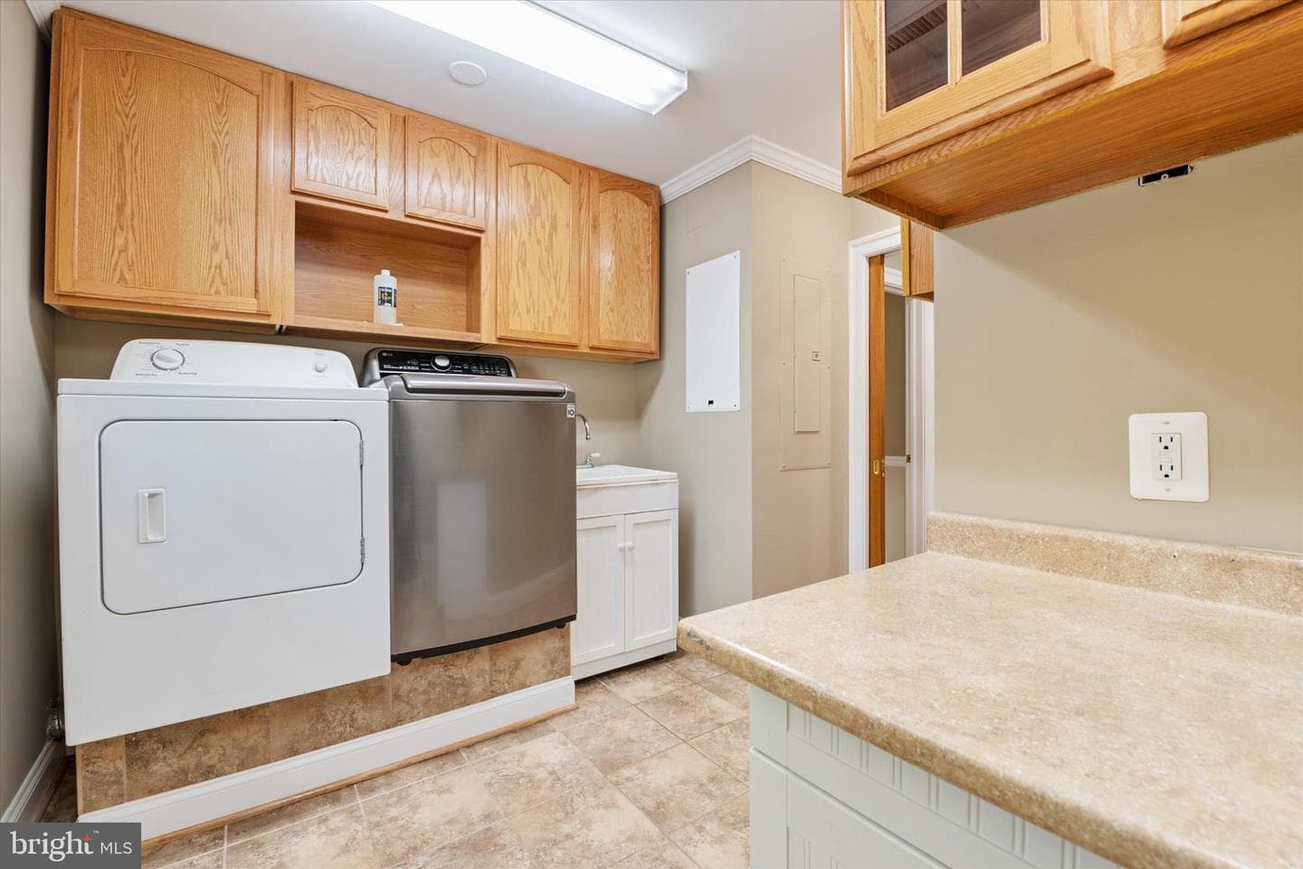 401 Beach Drive photo 24