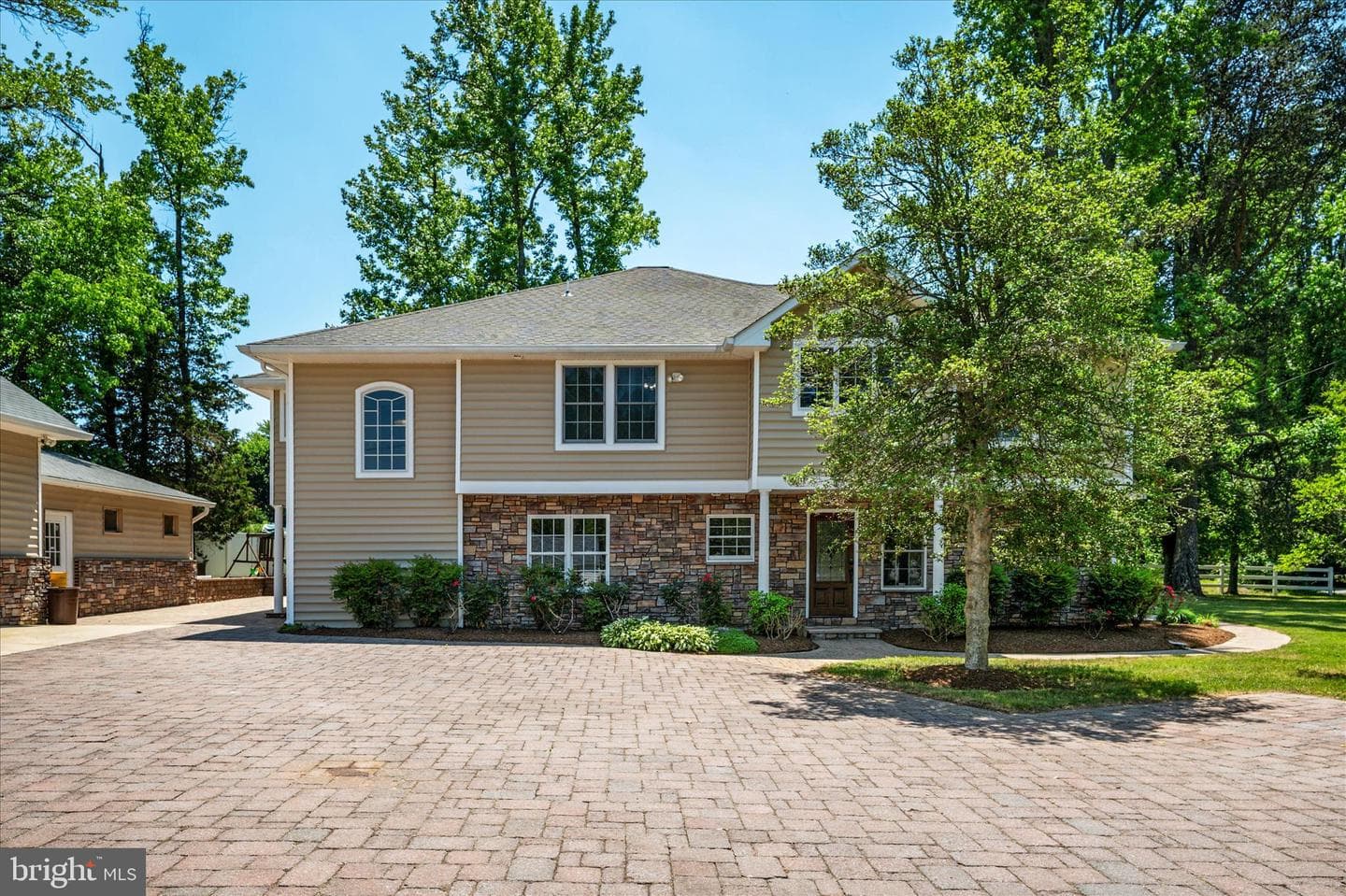 401 Beach Drive photo 53