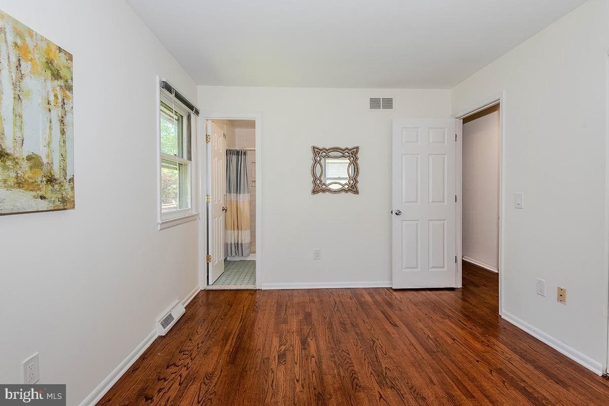 149 Northway photo 19