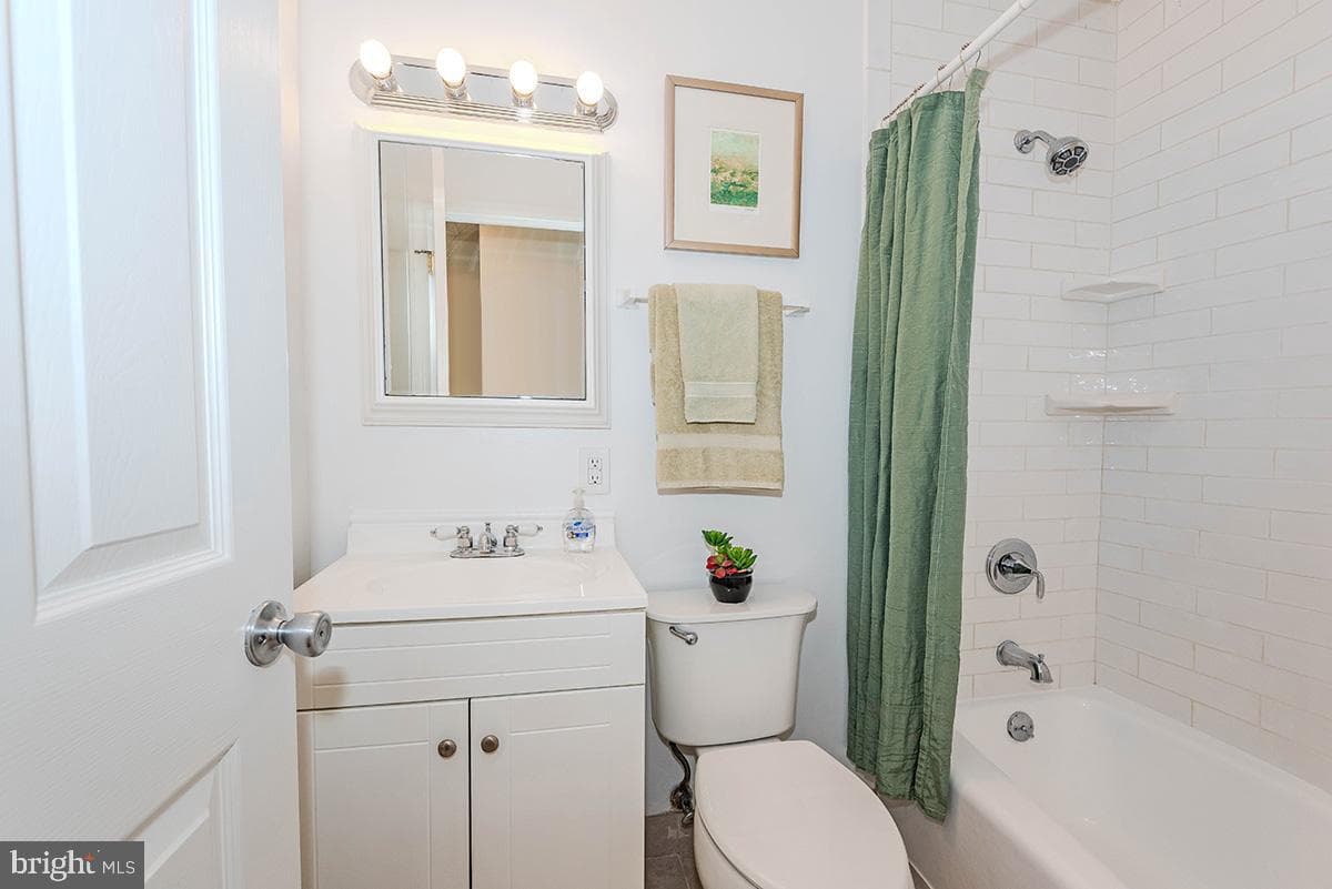 149 Northway photo 25