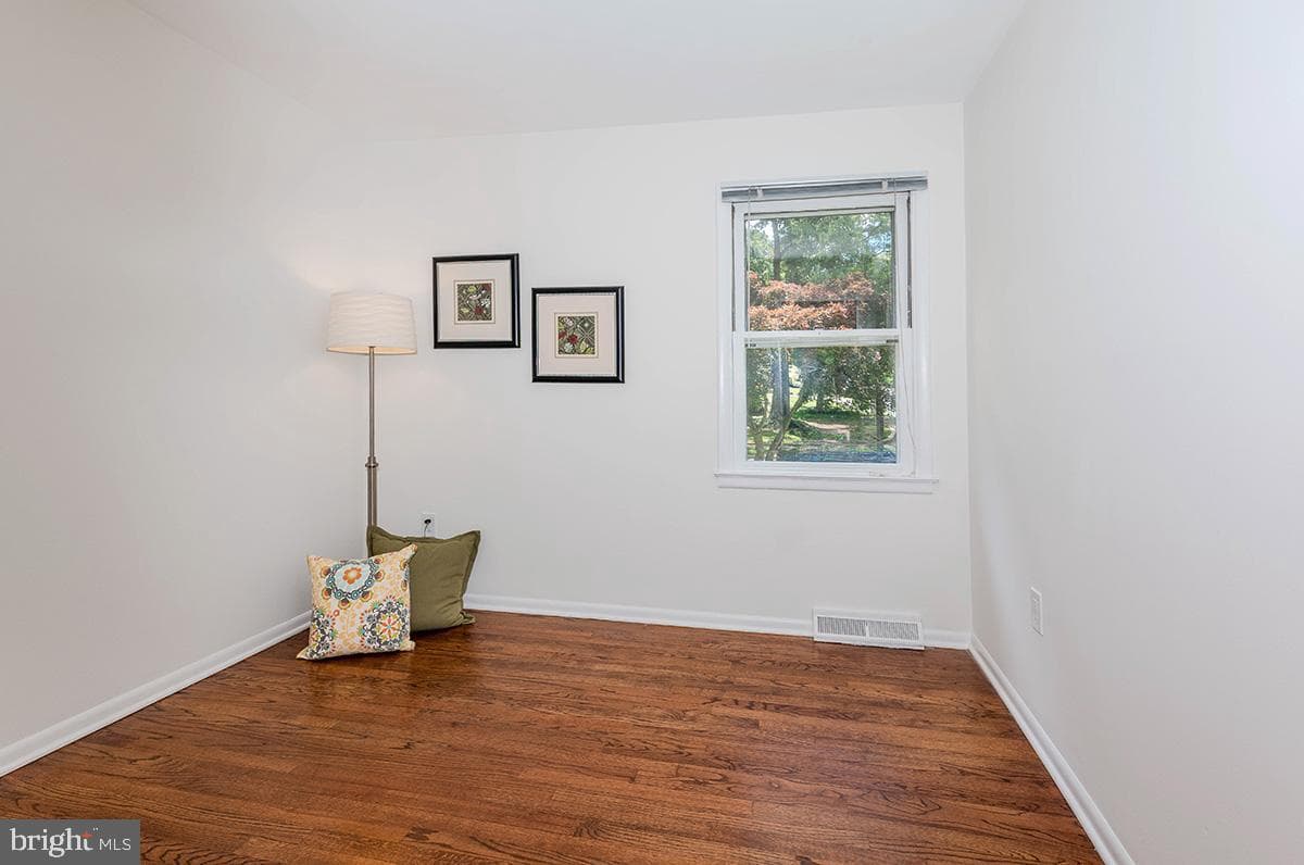 149 Northway photo 26