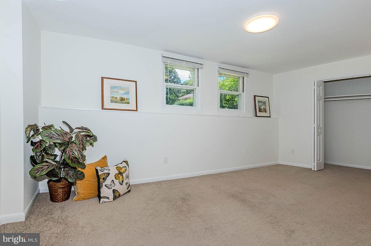149 Northway photo 28