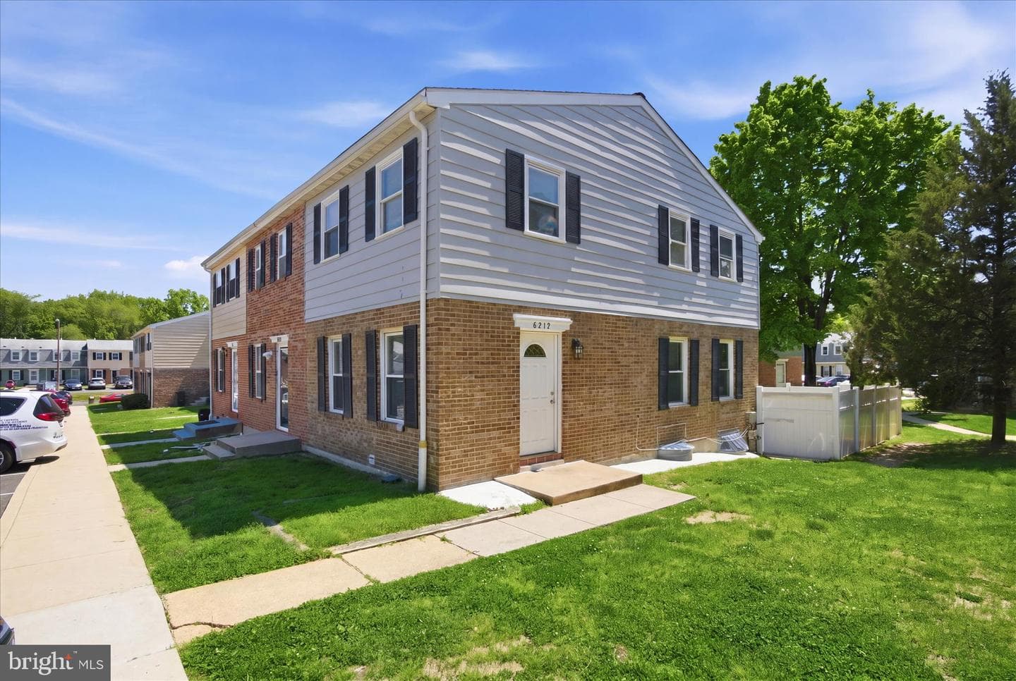 8219 Tomlinson Court photo 2