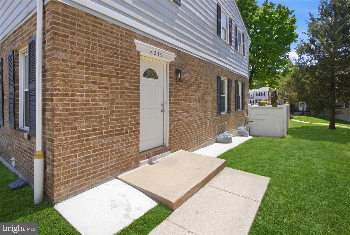 8219 Tomlinson Court photo 3