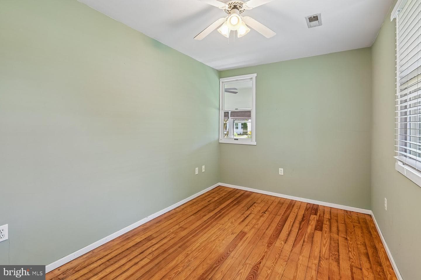 302 Linden Avenue photo 27