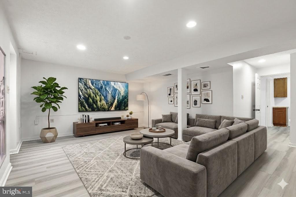 404 Peach Court photo 9