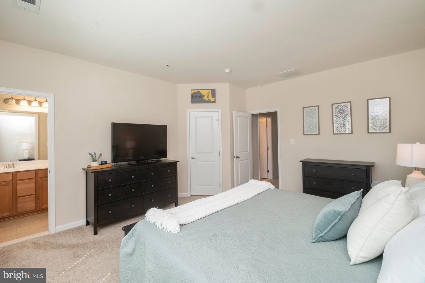 7676 Timbercross Lane photo 13