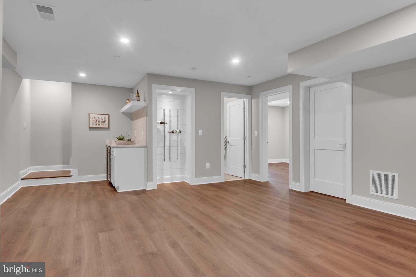 912 Windsor Avenue photo 37