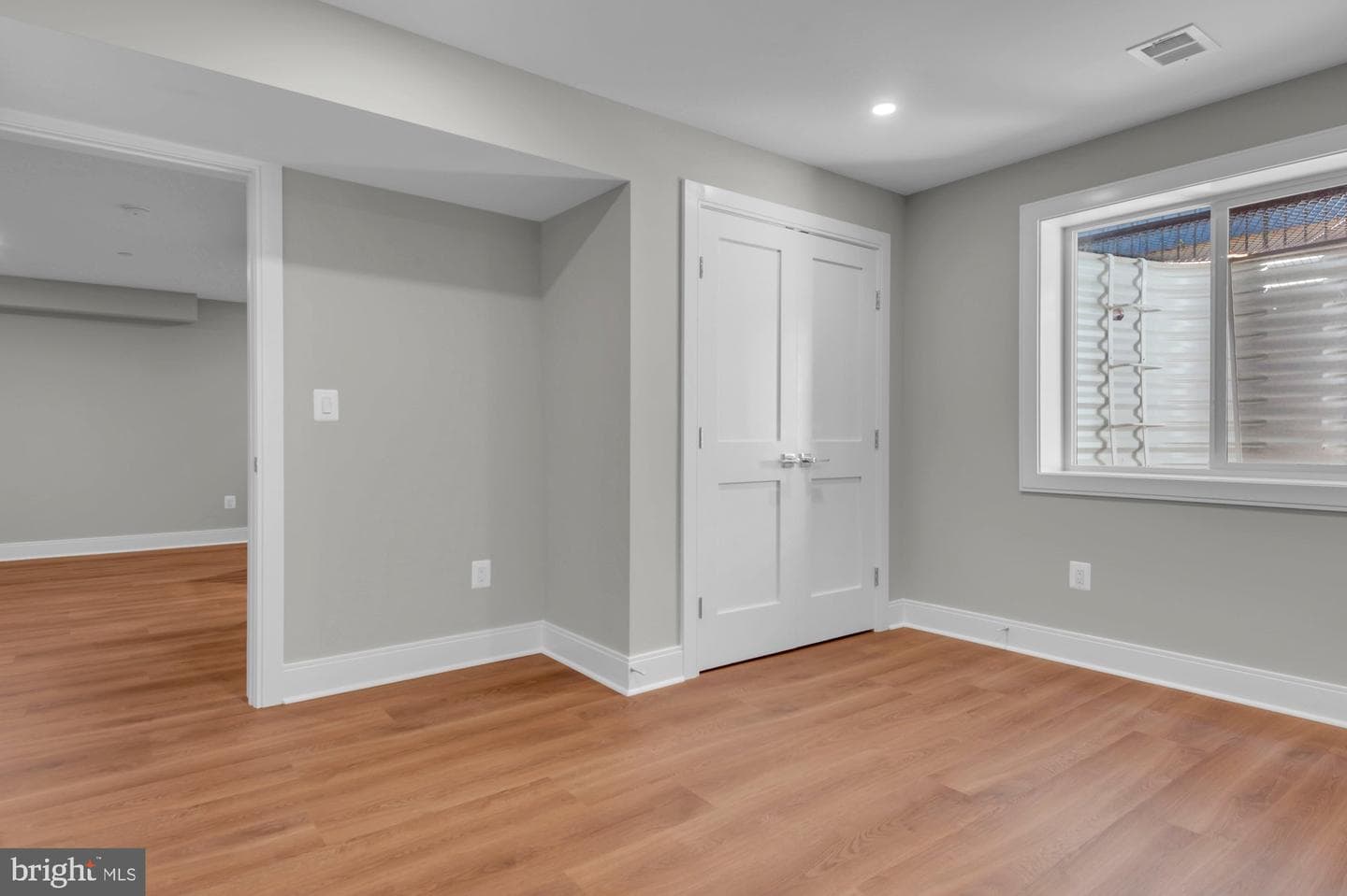 912 Windsor Avenue photo 39