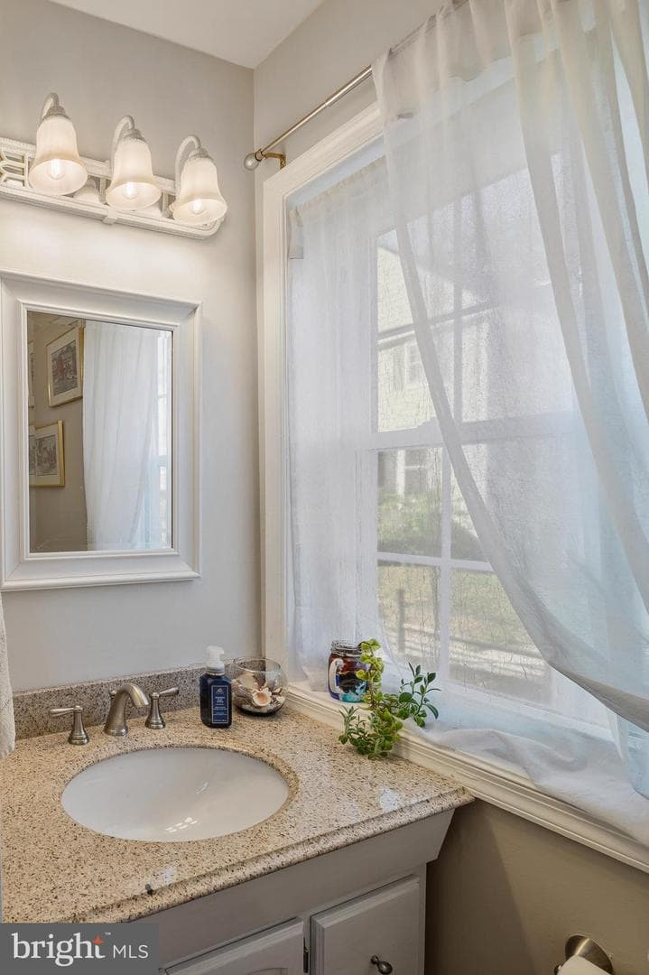 1476 Lowell photo 12