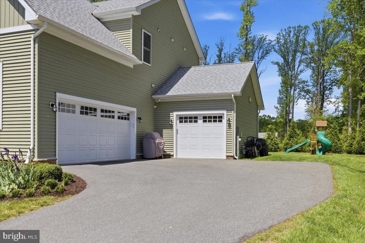 402 Ruysch Lane photo 3