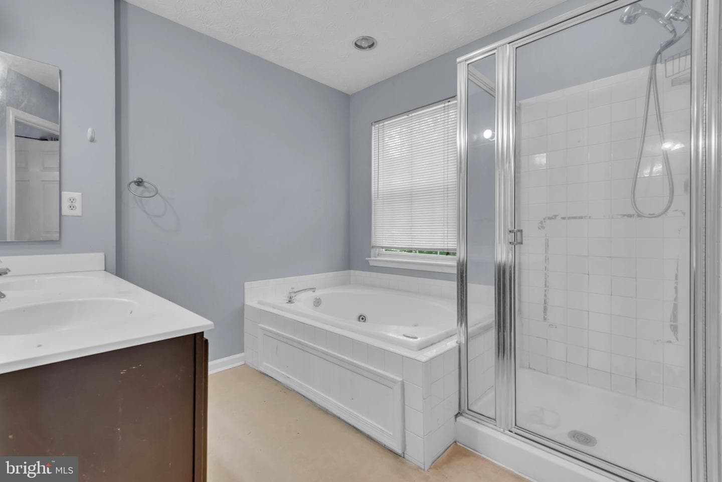 1722 Barnwood Court photo 30
