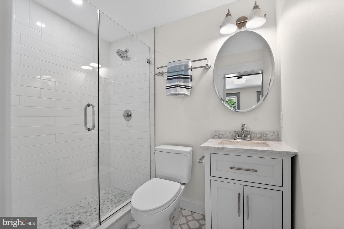 9 College Avenue photo 28