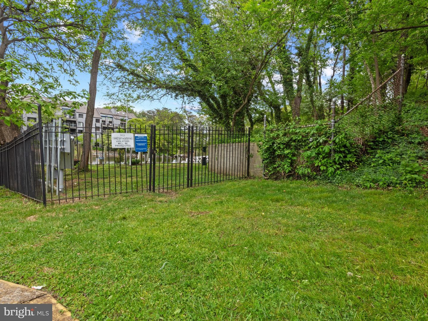 1117 Primrose Court #301 photo 28