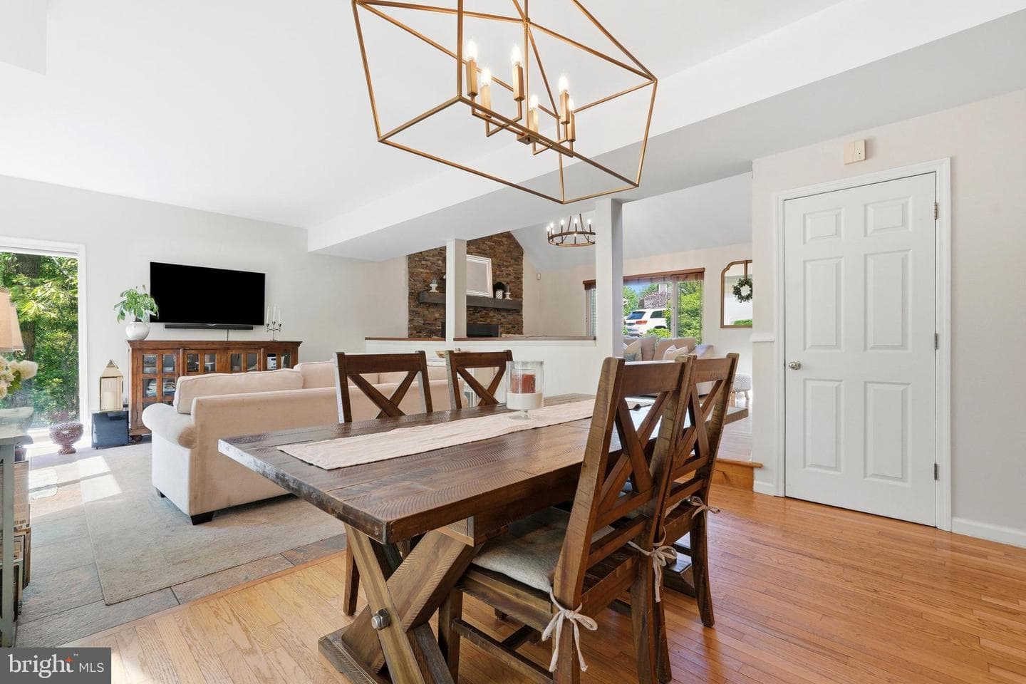 279 Capote Court W photo 11