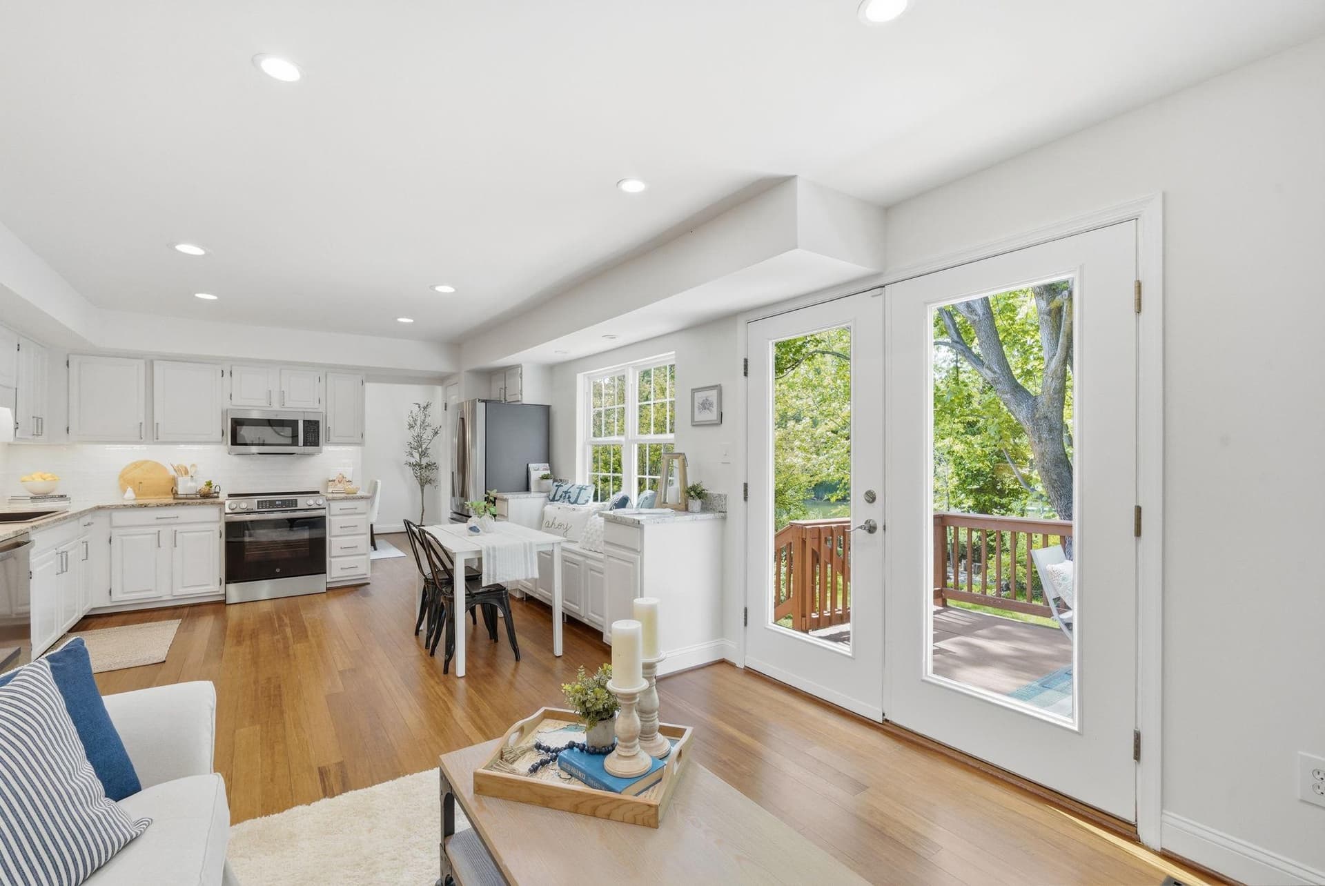 996 Headwater Road photo 12