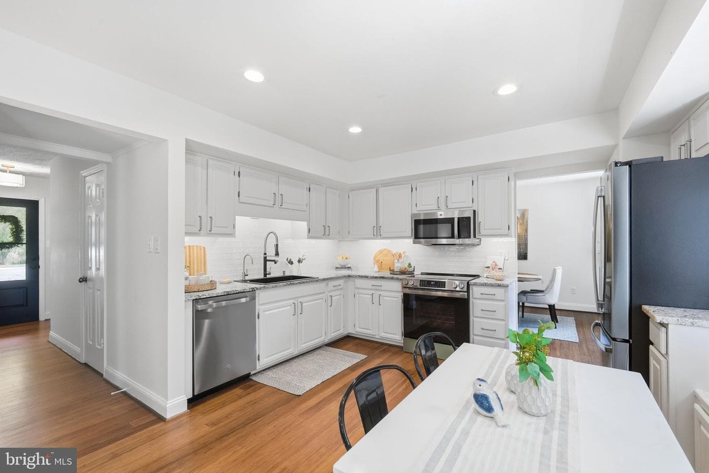 996 Headwater Road photo 17