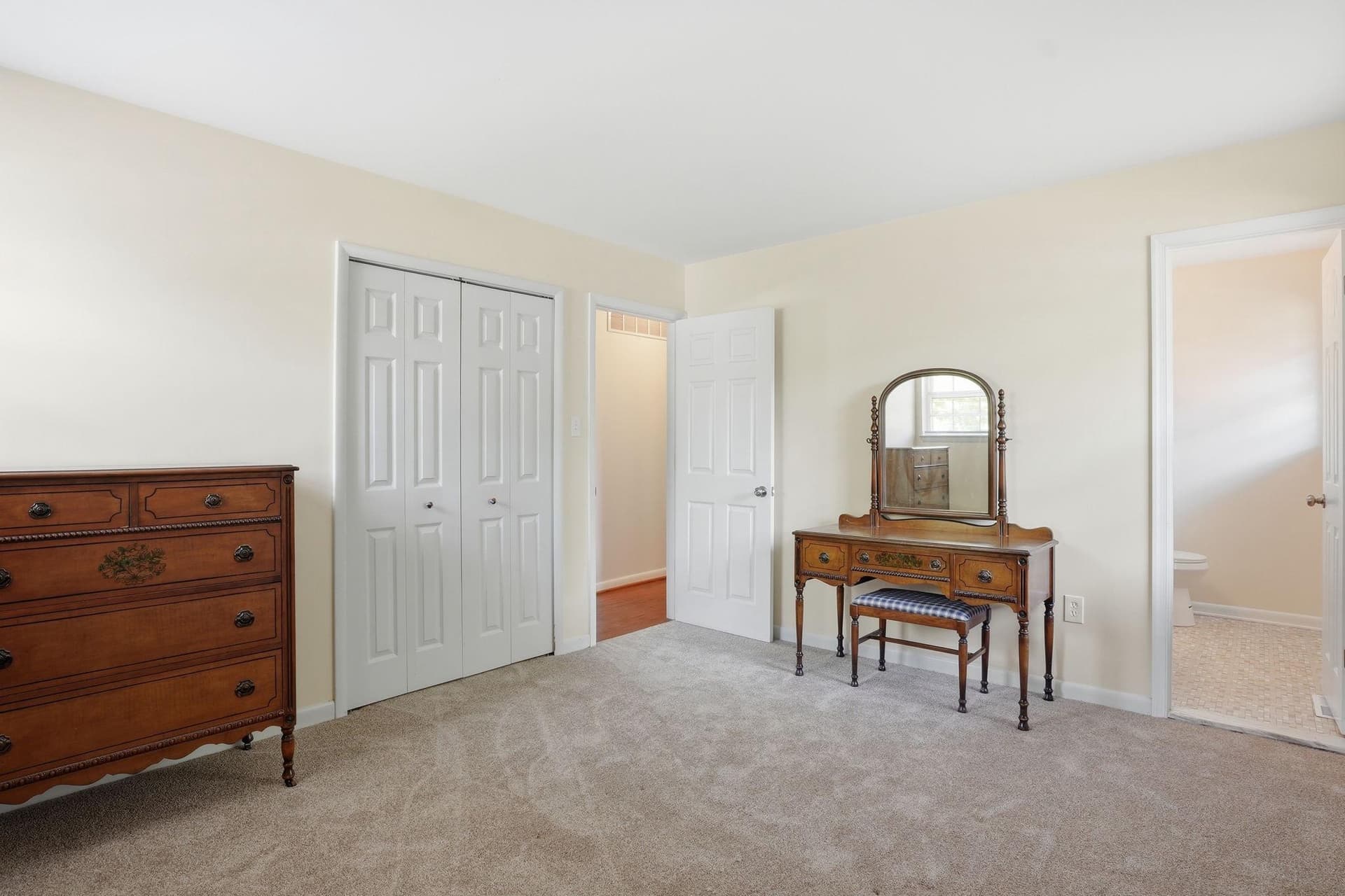1196 Green Holly Drive photo 17