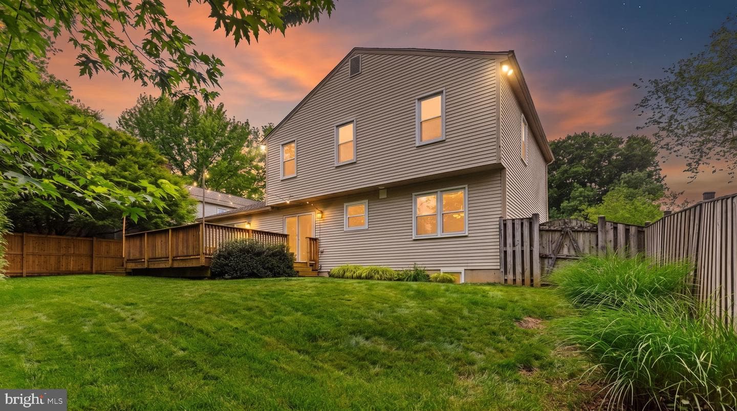 1728 Mayfair Place photo 2