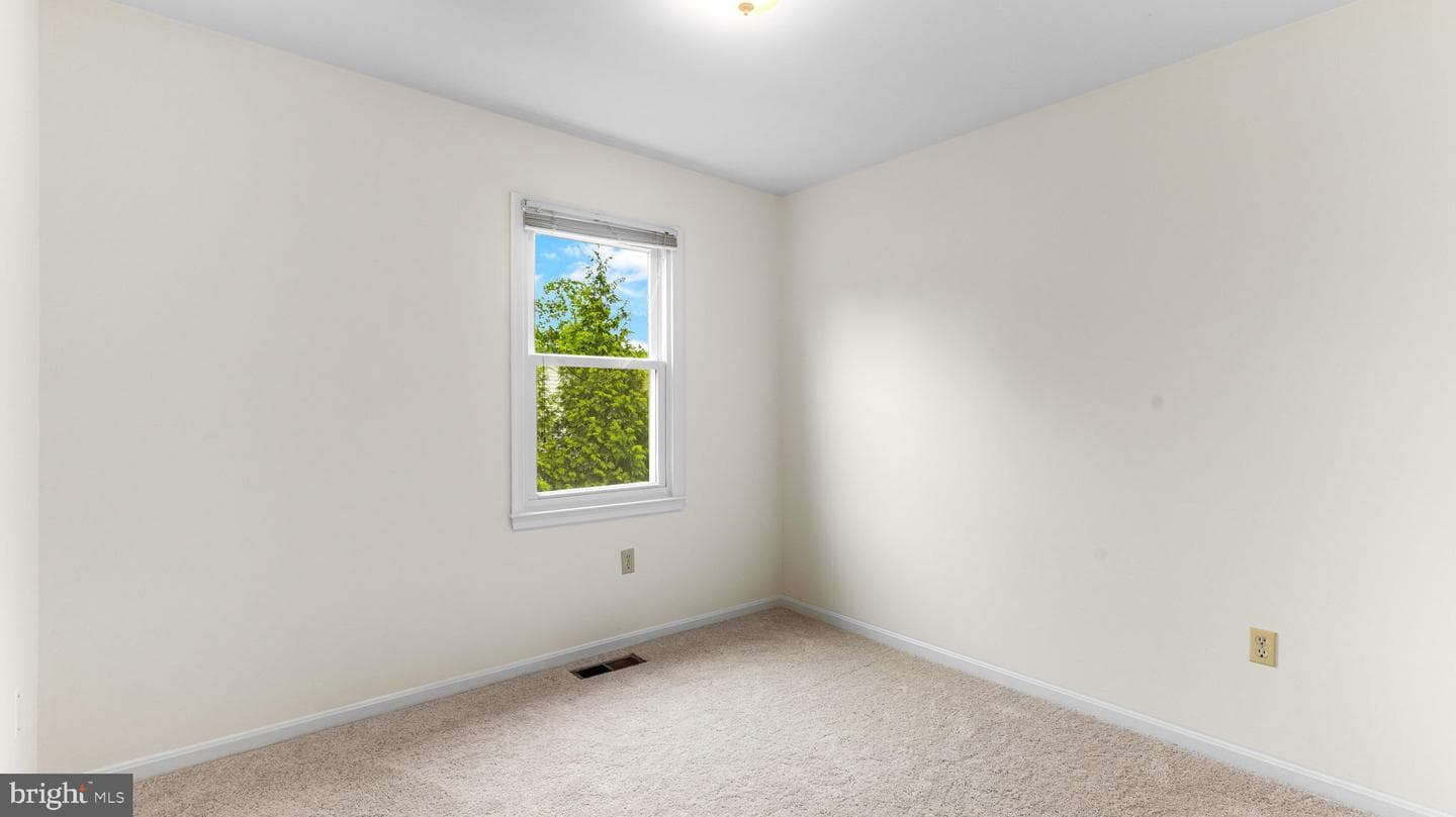 1728 Mayfair Place photo 36