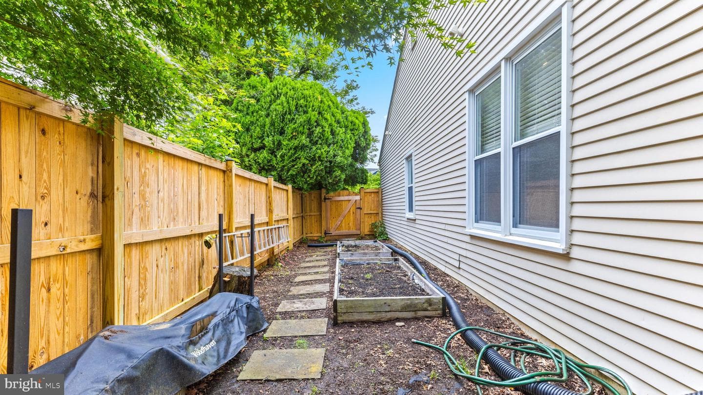 1728 Mayfair Place photo 54