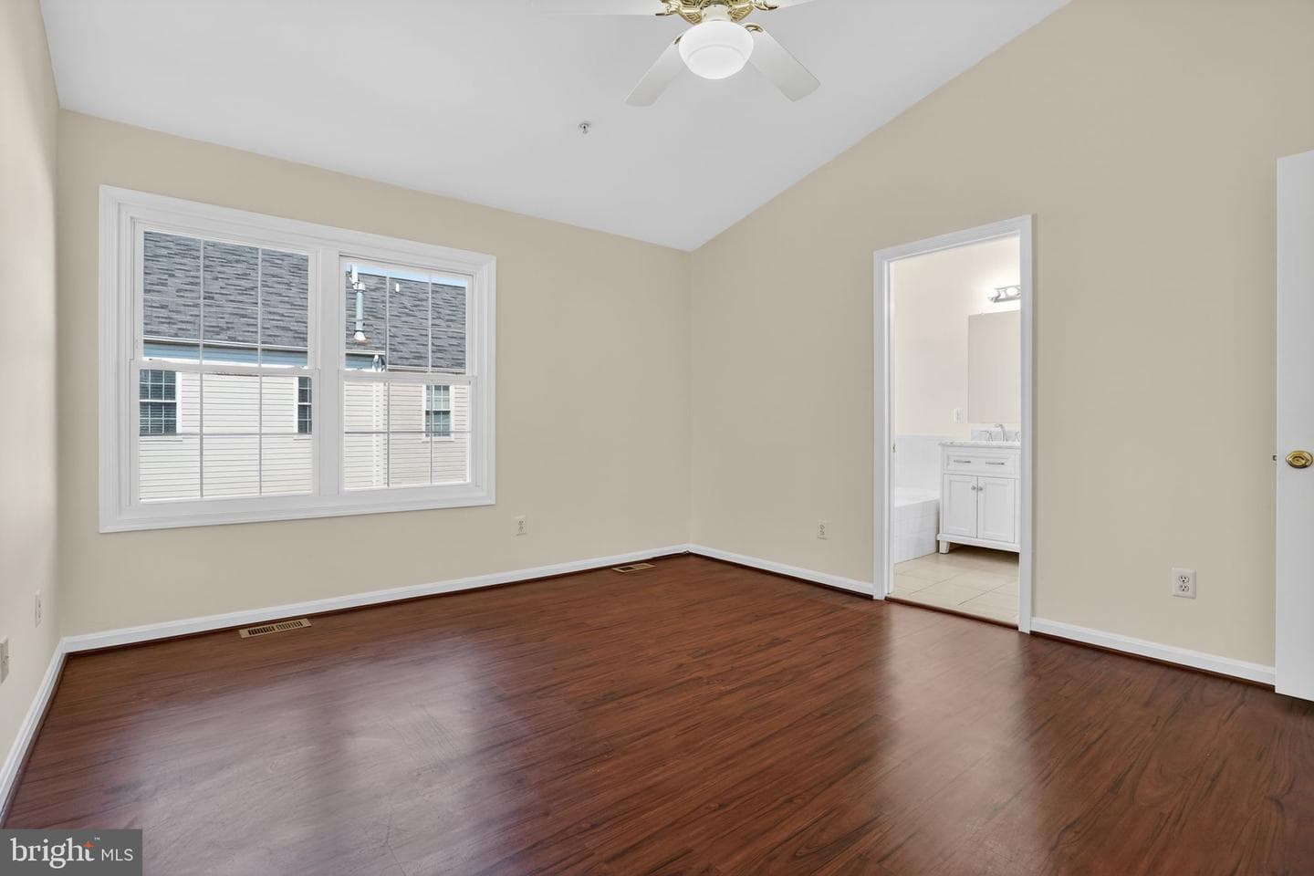 7706 Periwinkle Way photo 13