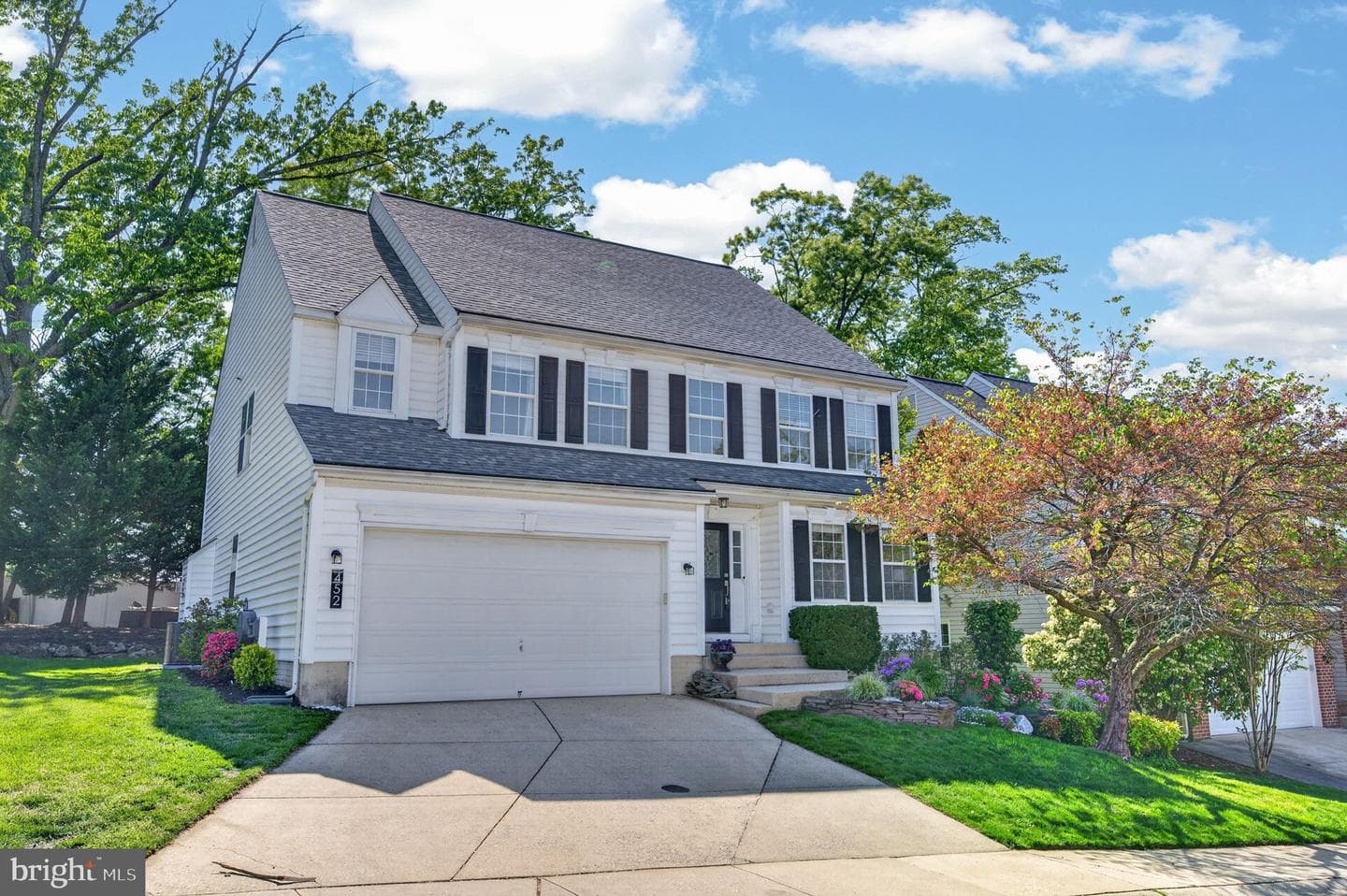 452 Larkspur Lane photo 4