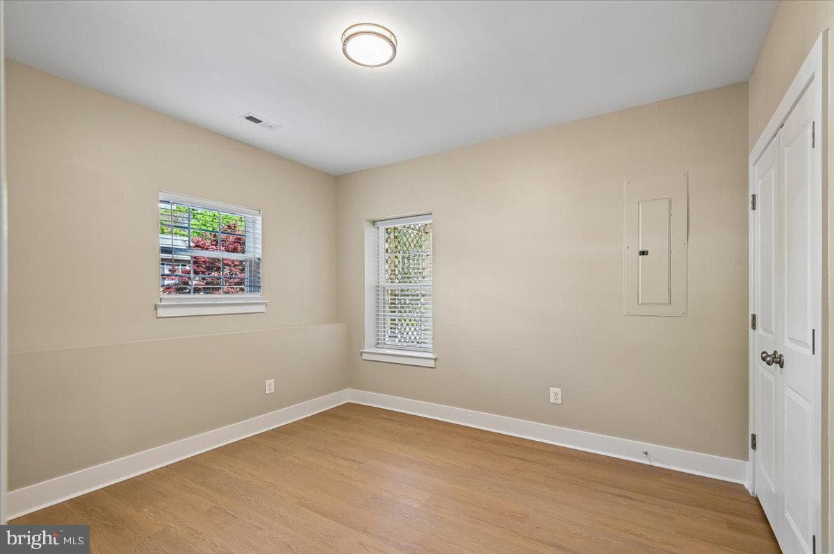 7784 Lakeland Avenue photo 17
