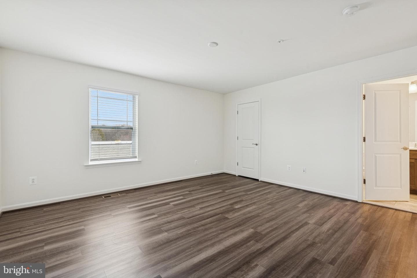 7821 Wolf Run Lane photo 22