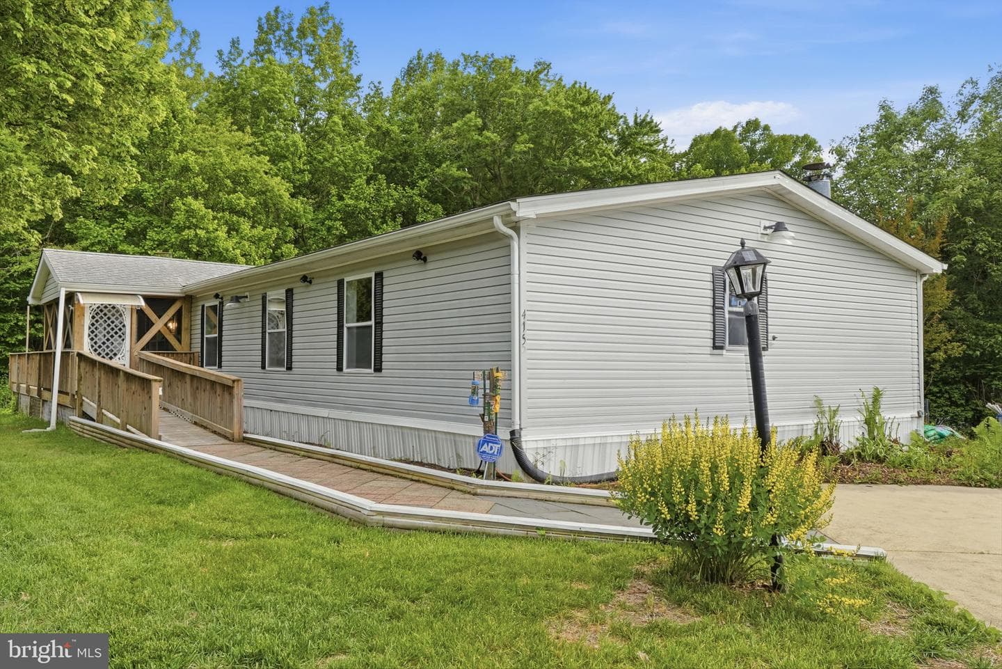 415 Dutch Drive photo 1