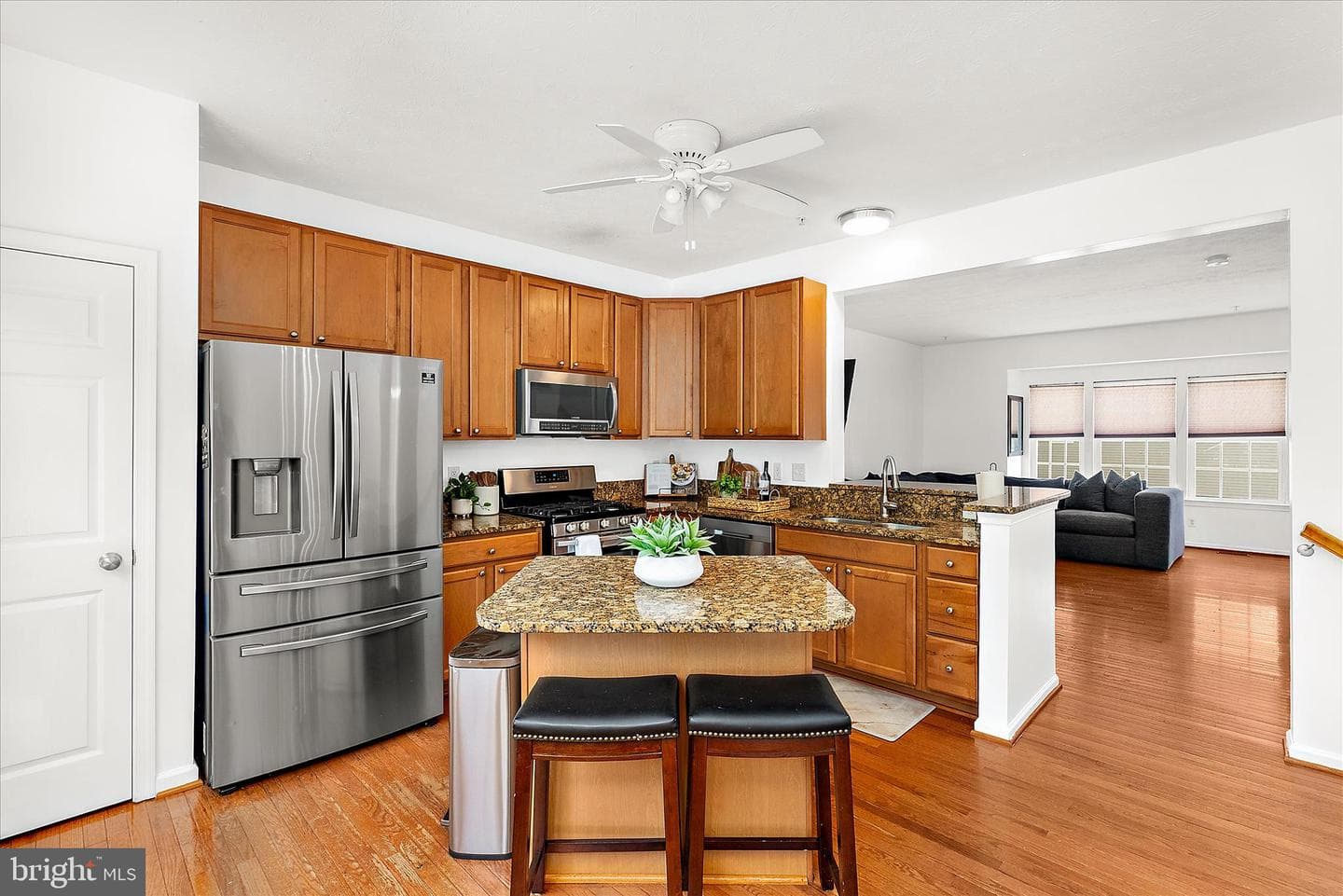 7214 Mockingbird Cir photo 7