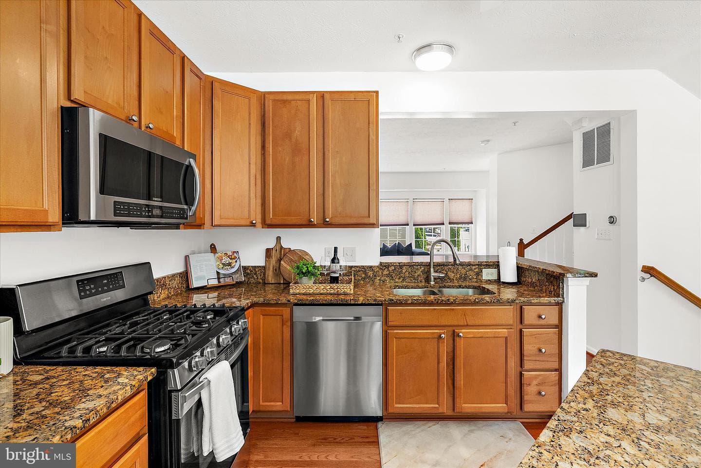 7214 Mockingbird Cir photo 9