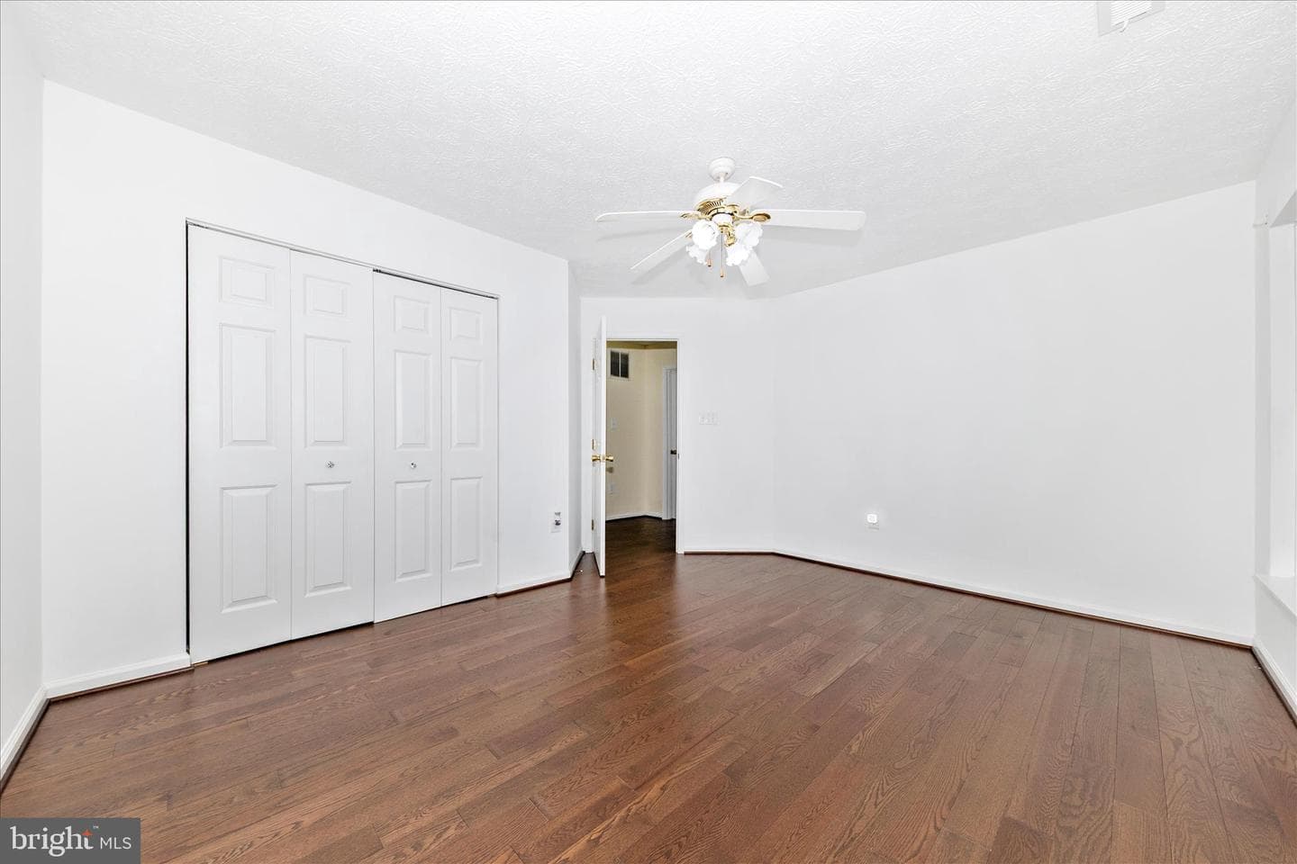 8232 Lyndhurst Street photo 24