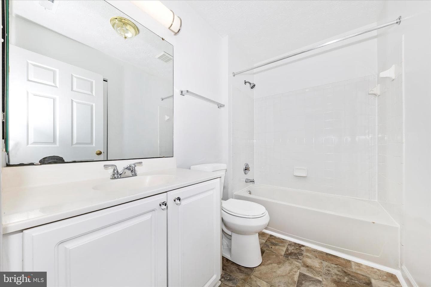 8232 Lyndhurst Street photo 28