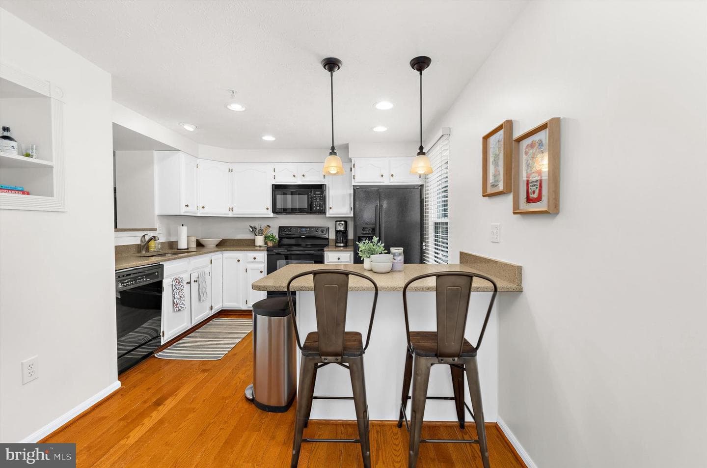 566 Quaker Ridge Court #116 photo 4
