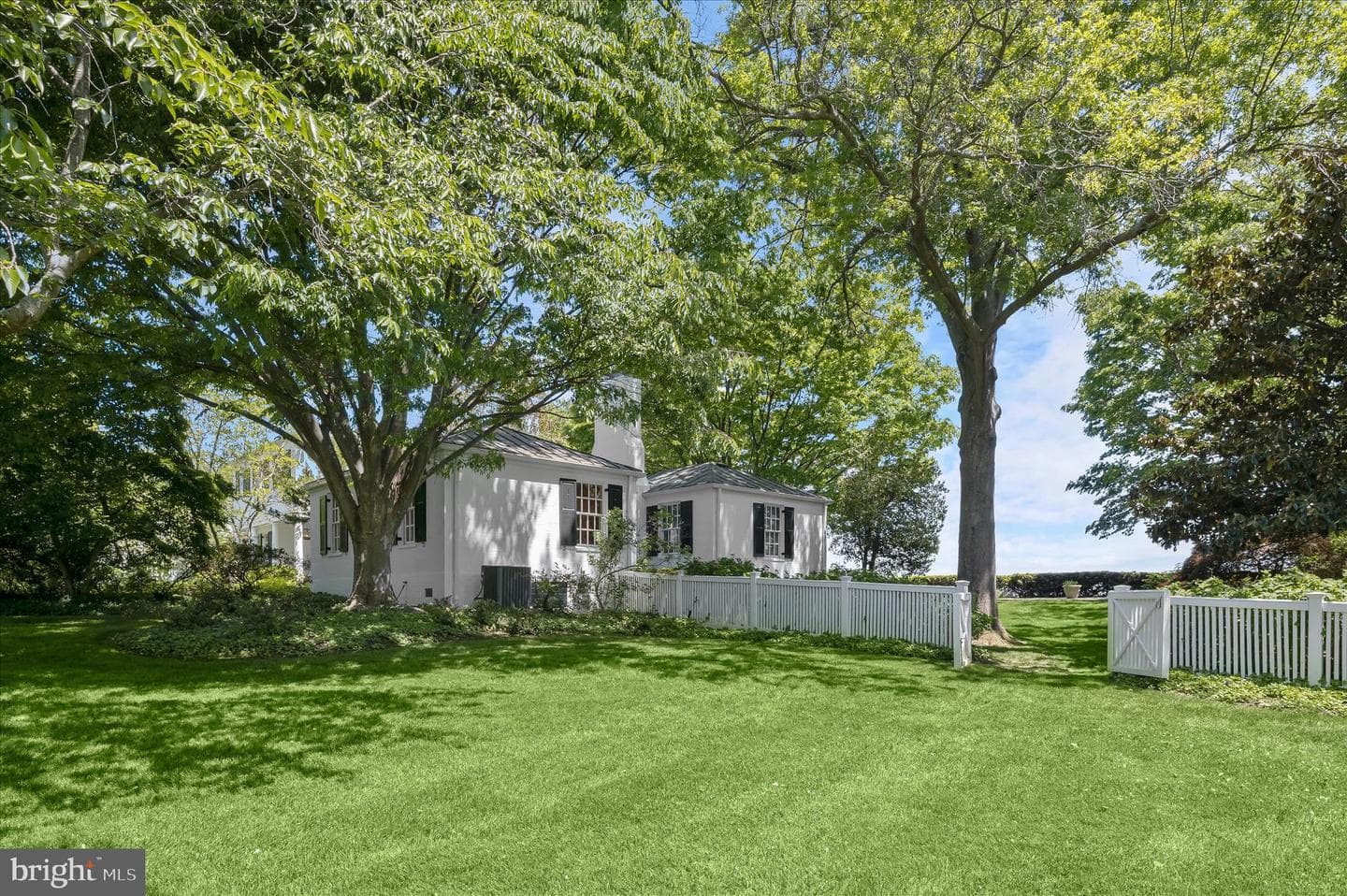 747 Bywater Road photo 22