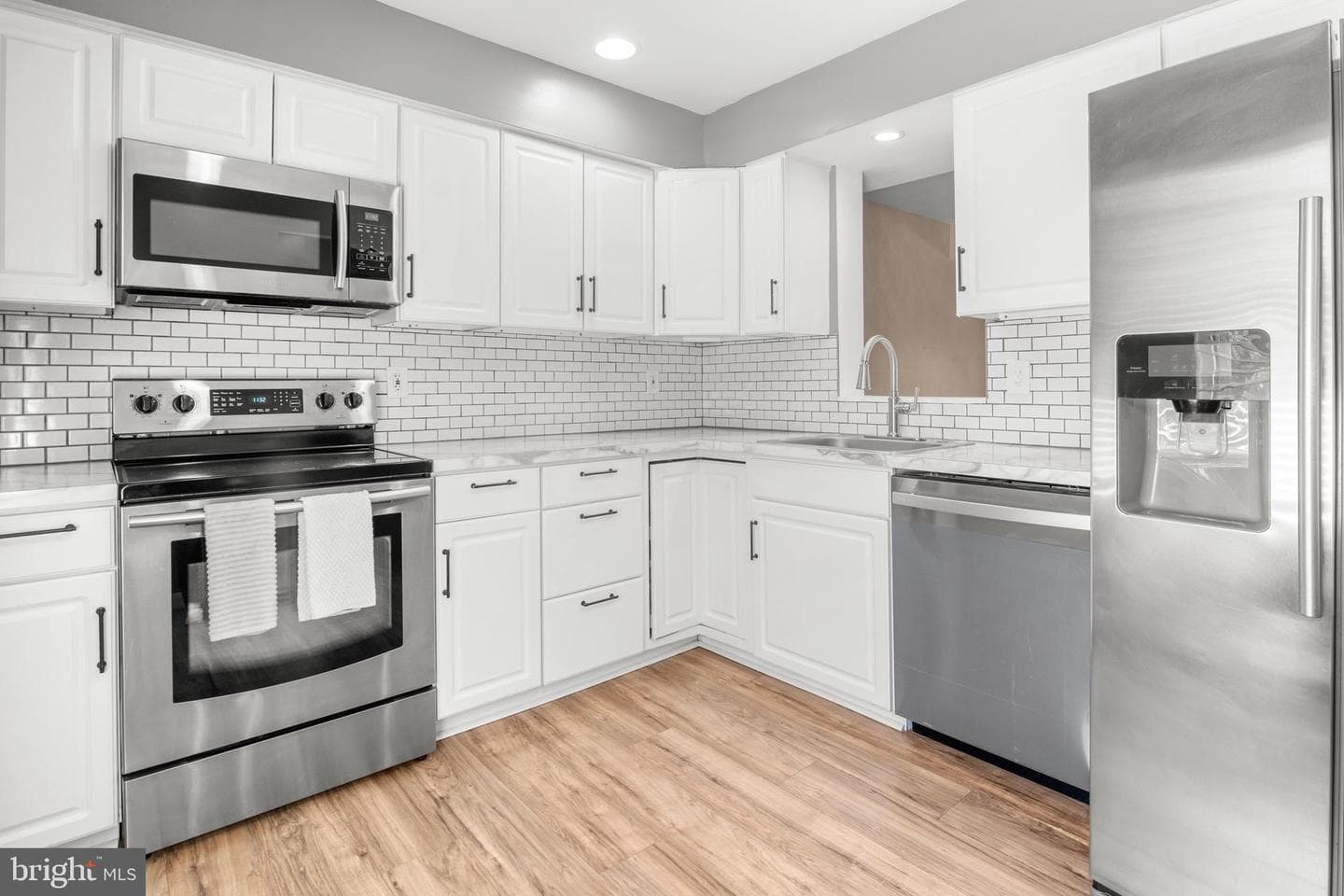 452 Knottwood Court photo 4