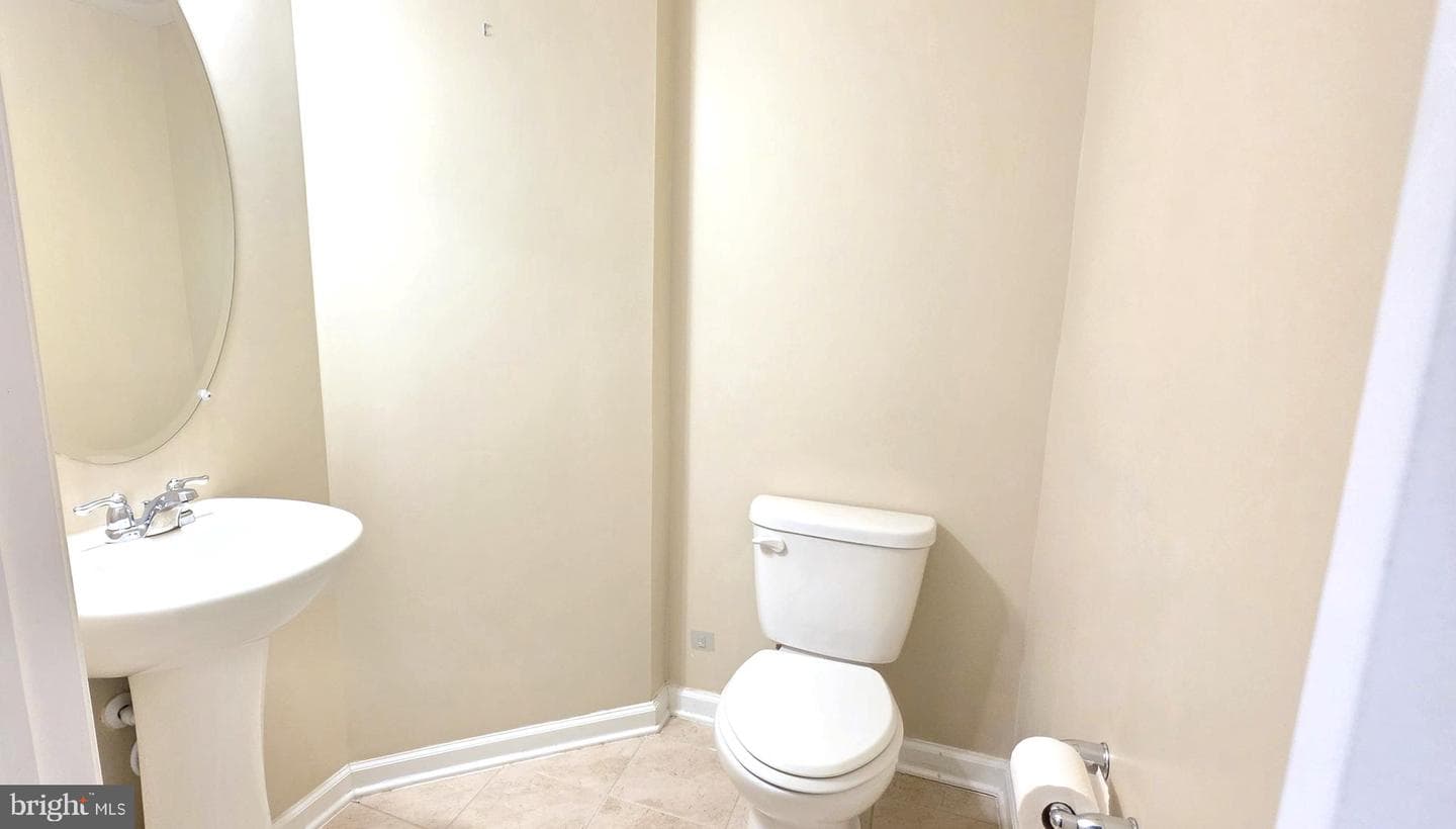 2914 Koens Court photo 9