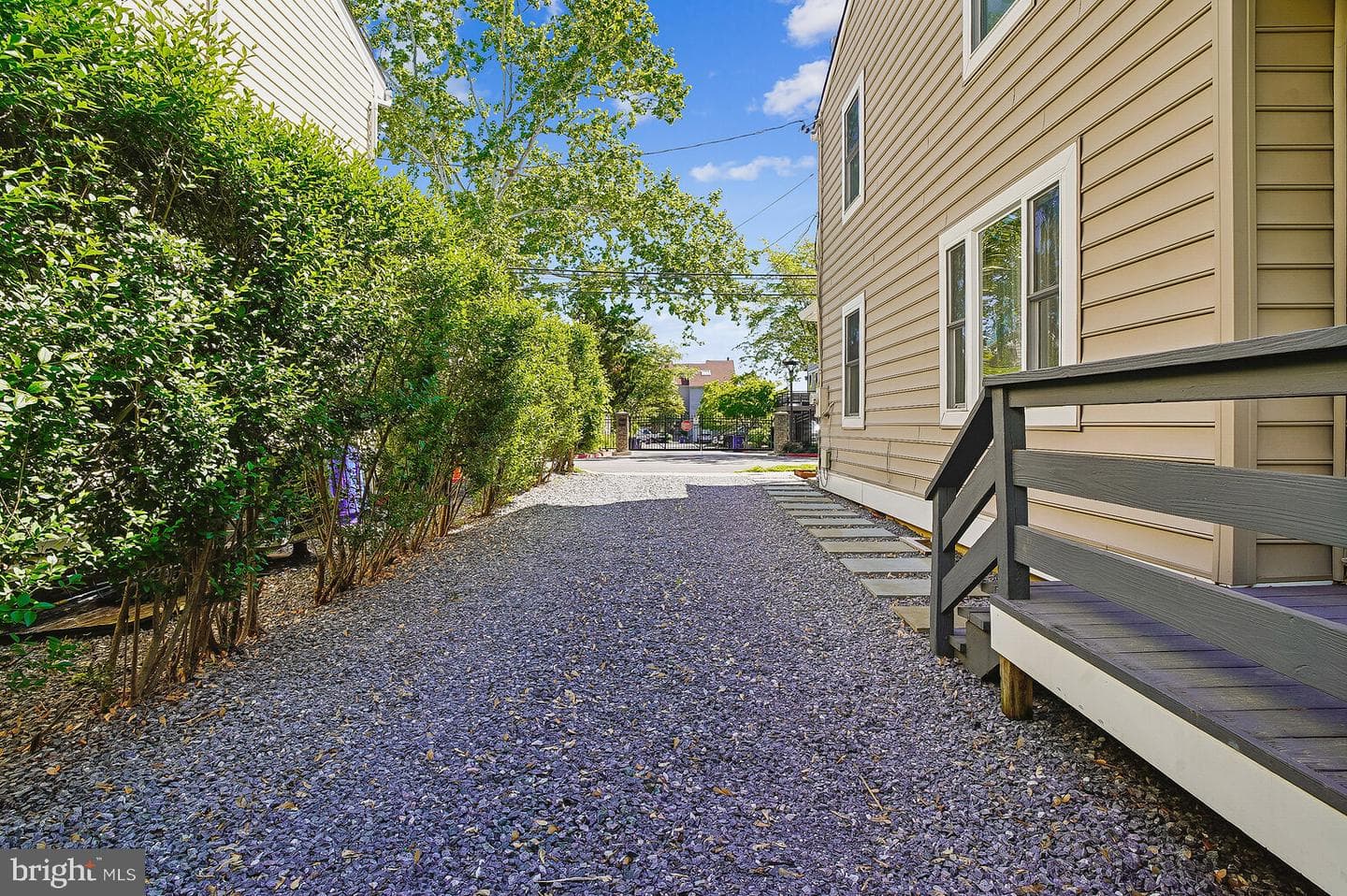 422 First St photo 11