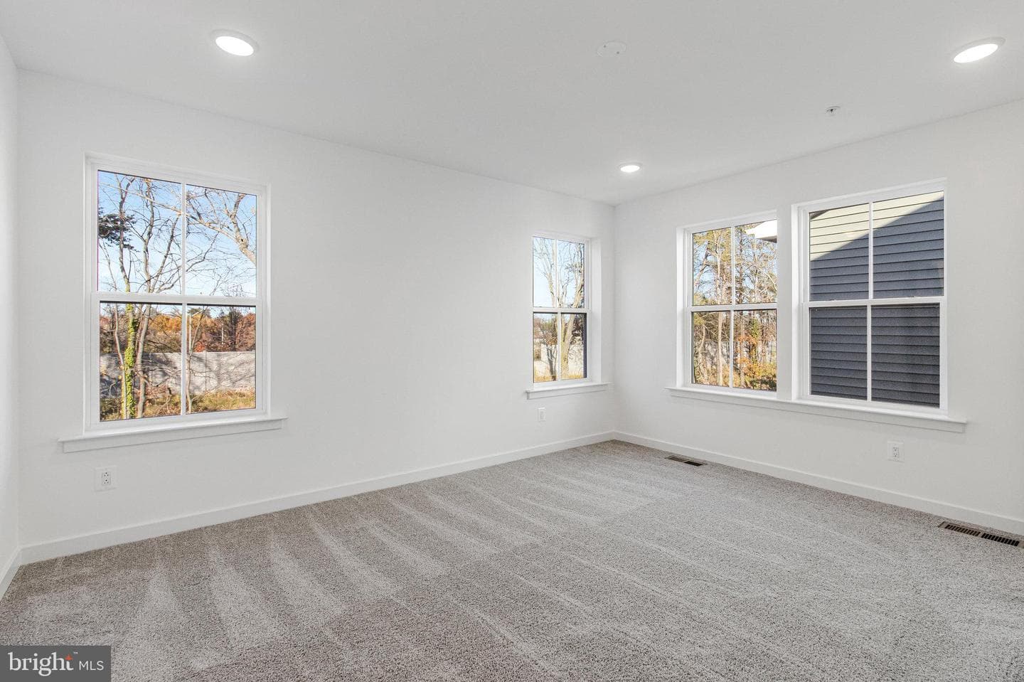 5722 Howard Drive photo 20