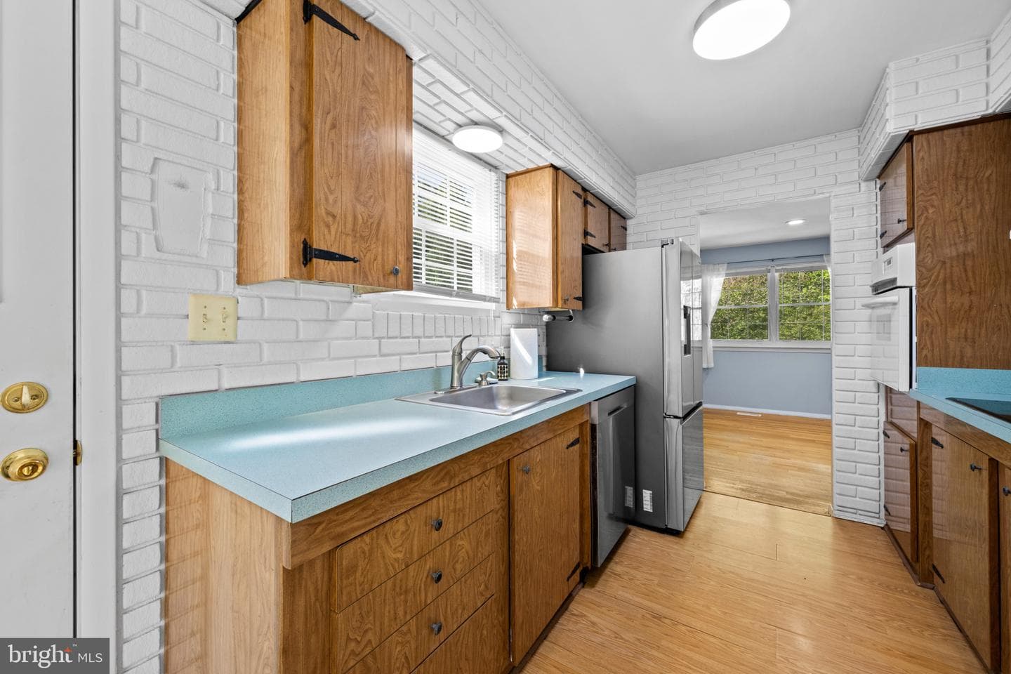 8091 Phirne Road E photo 12