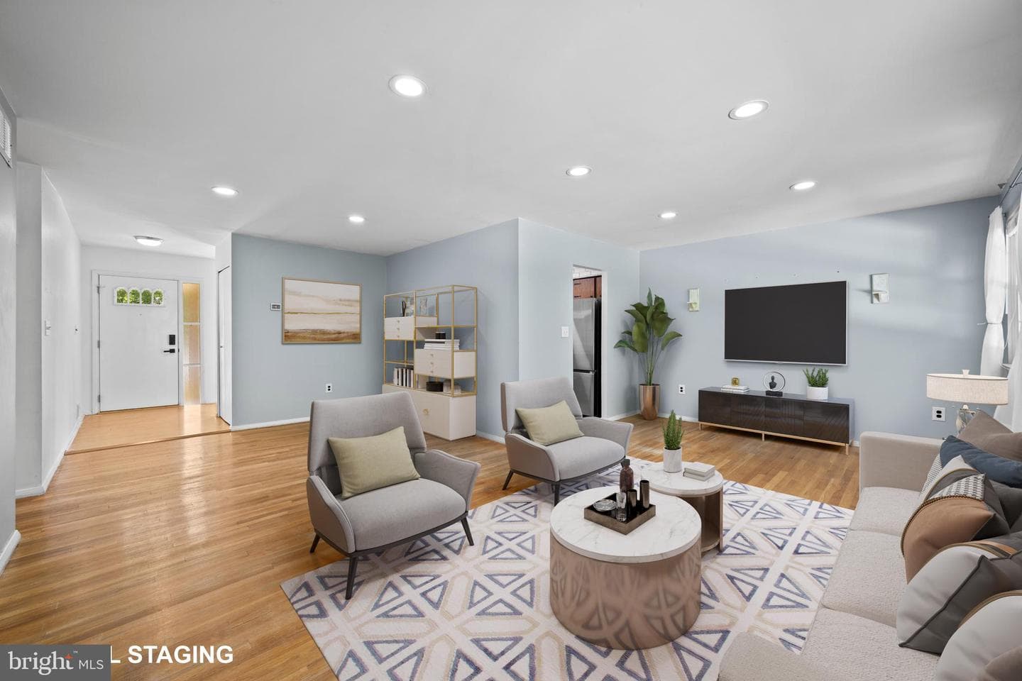 8091 Phirne Road E photo 4