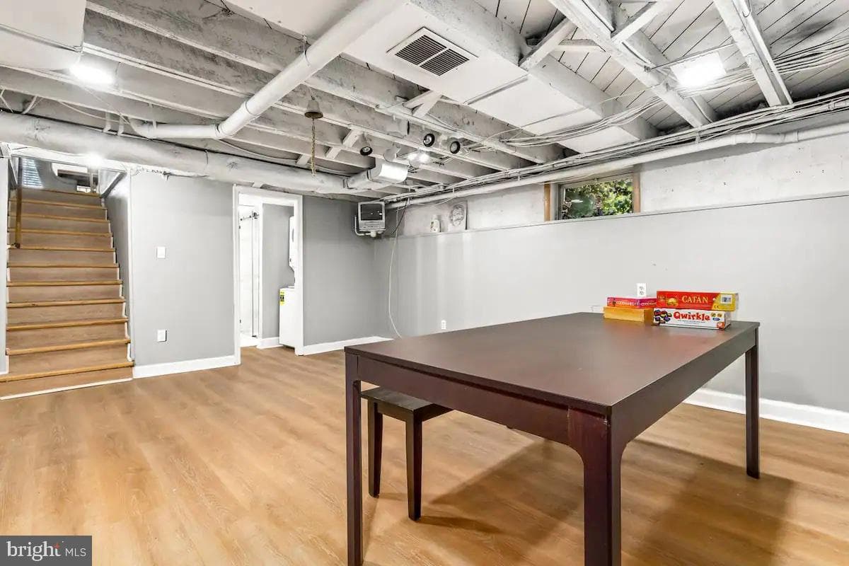 301 Beverley Place photo 14