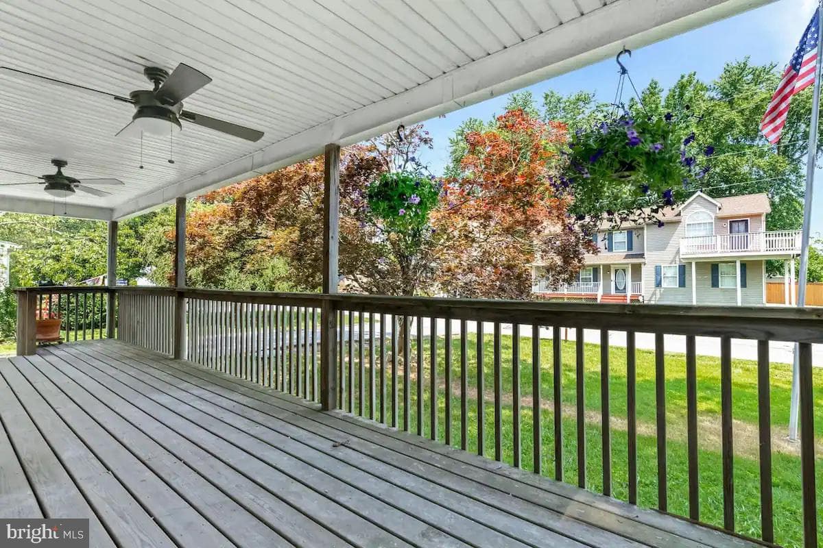 301 Beverley Place photo 32