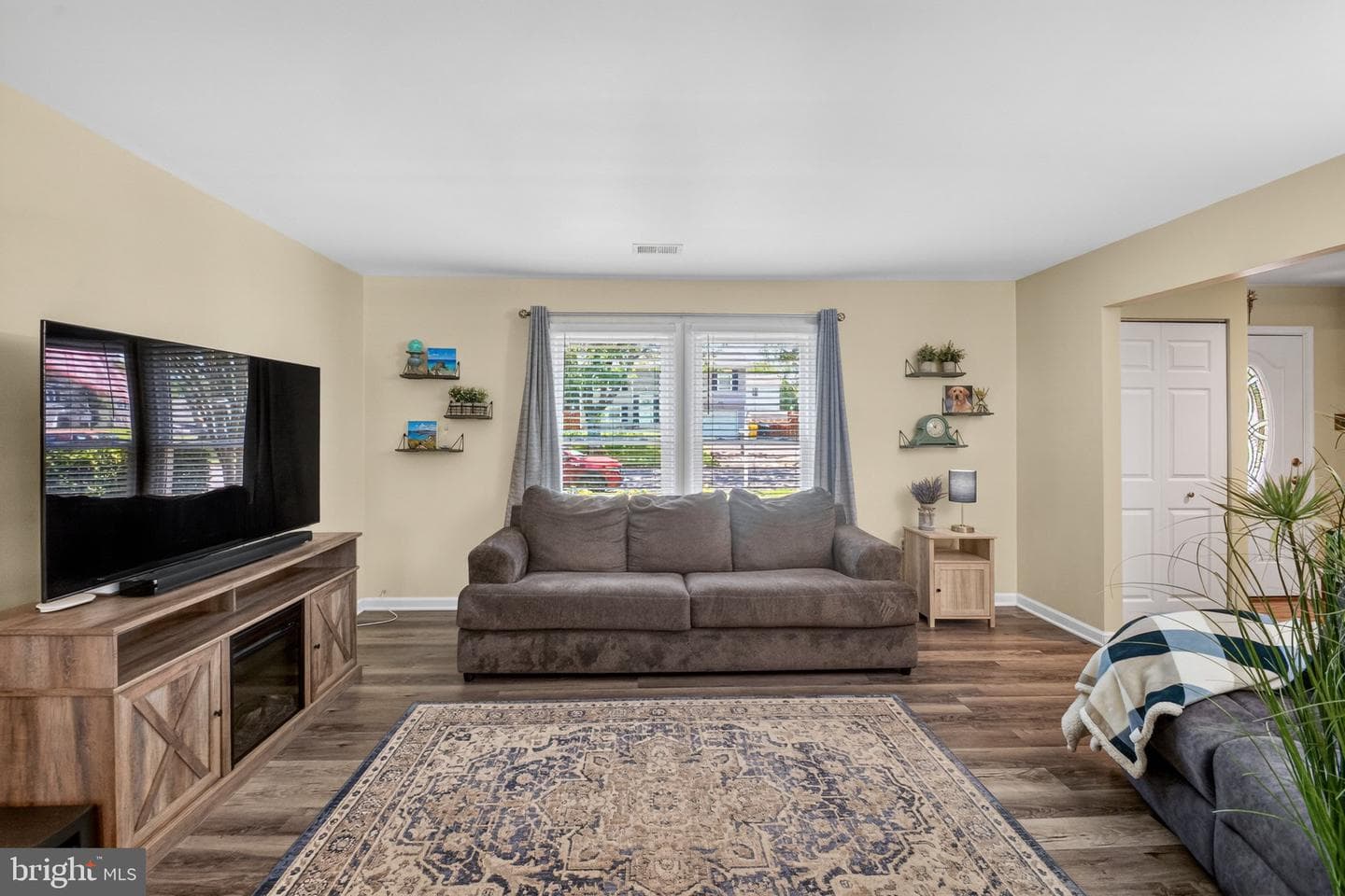 2526 Symphony Lane photo 7