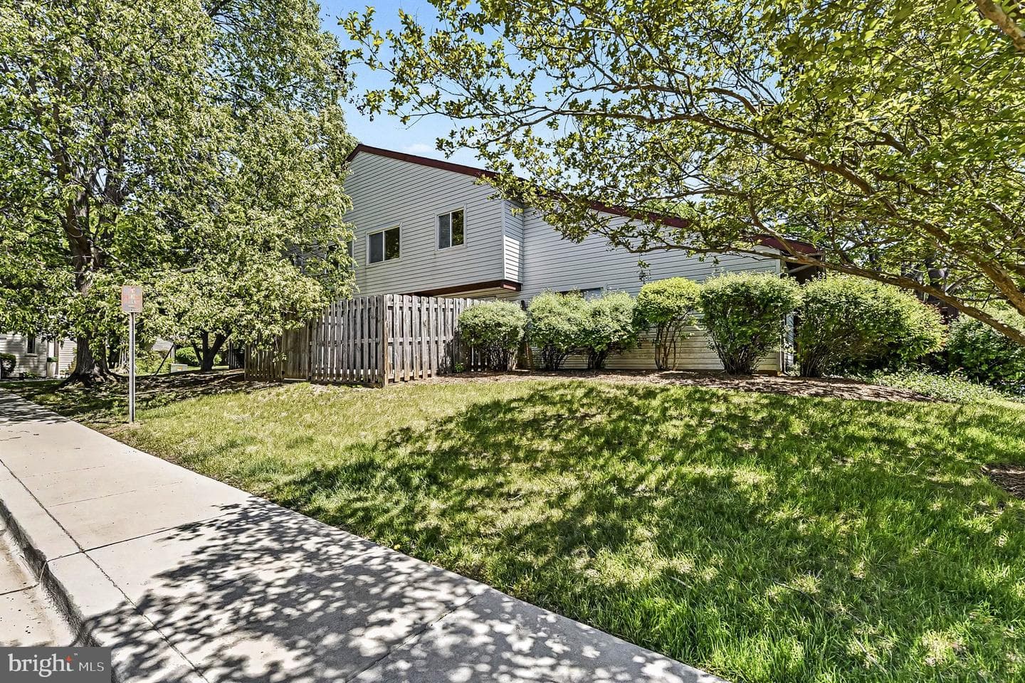 1912 Tupello Place photo 3