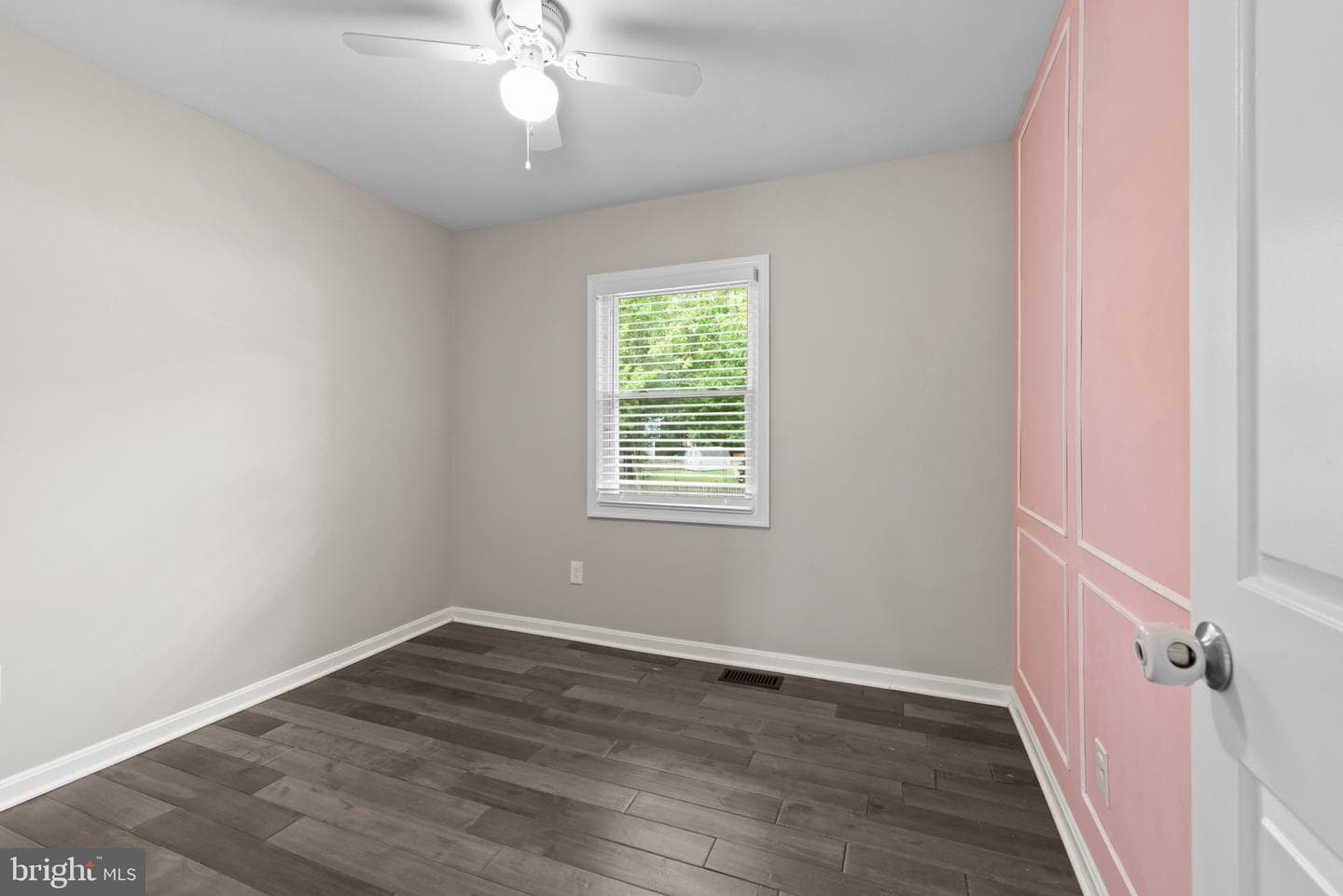 481 Eastwood Court photo 11